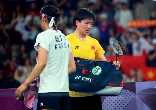 九游-何冰娇女单摘银，但她的举动比银牌更珍贵